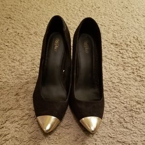 Black metallic toe heels